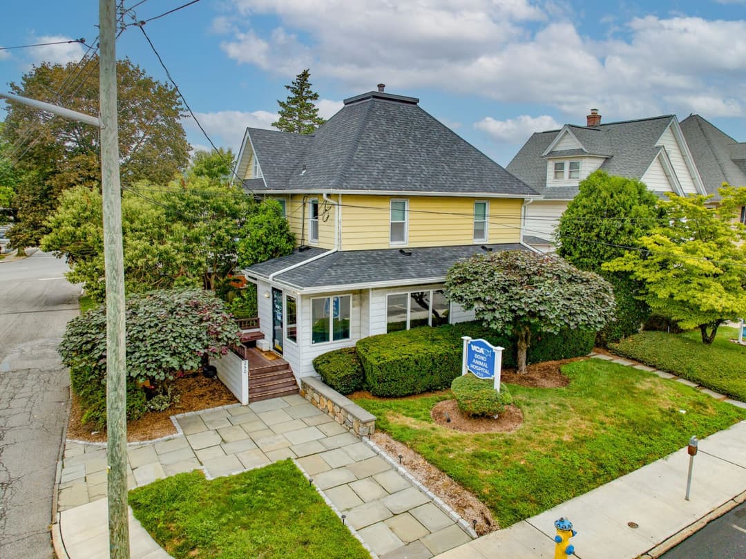 Image of VCA Bond Animal Hospital Property