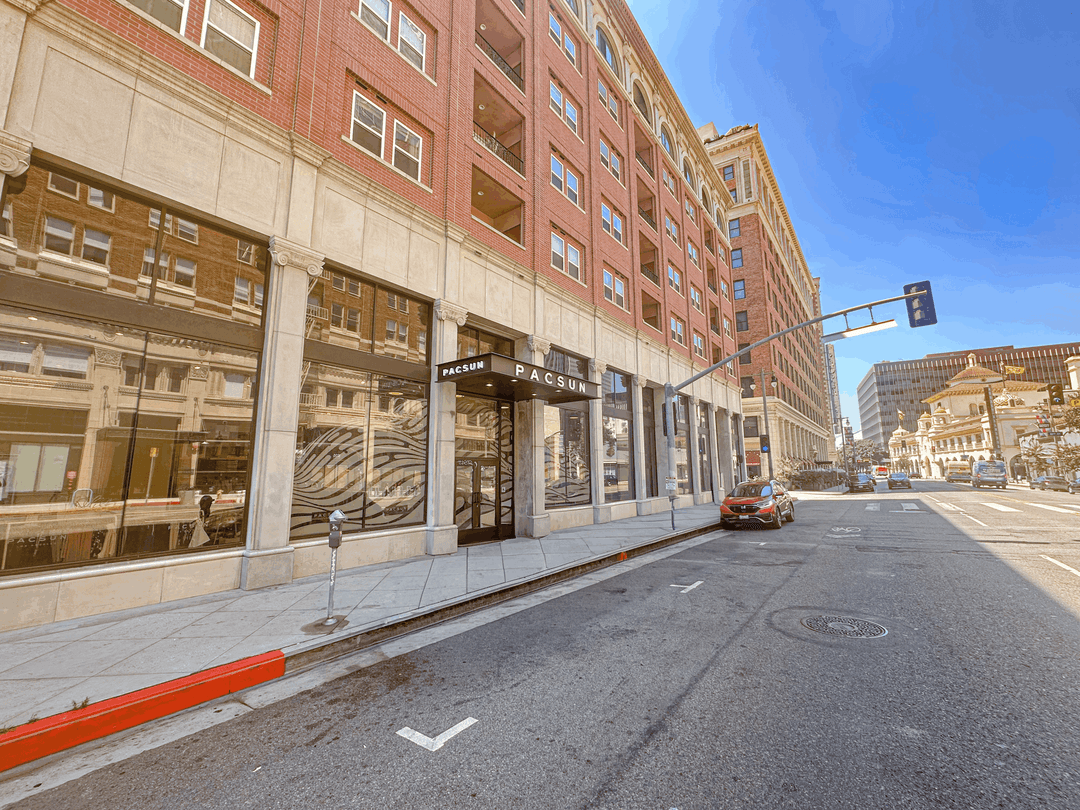 Image of 1026 S Broadway Property