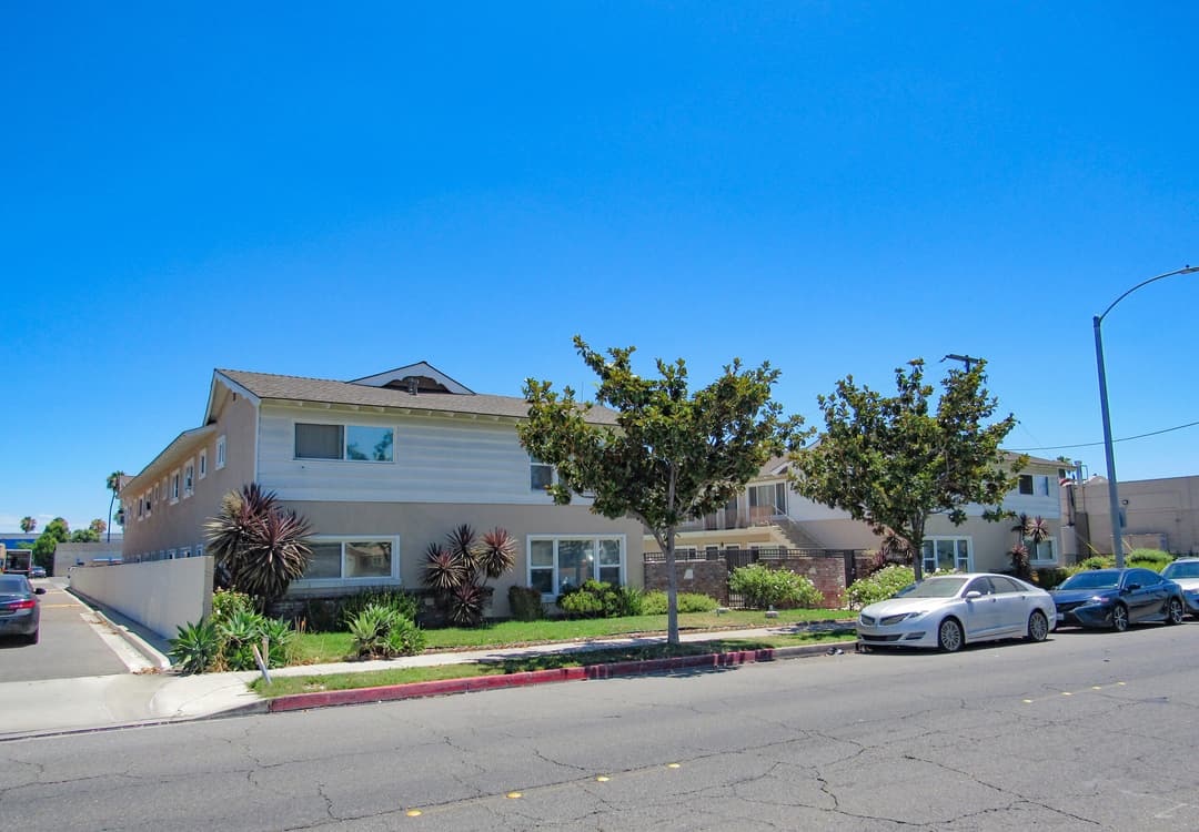 Image of 1124 S Lemon St Property