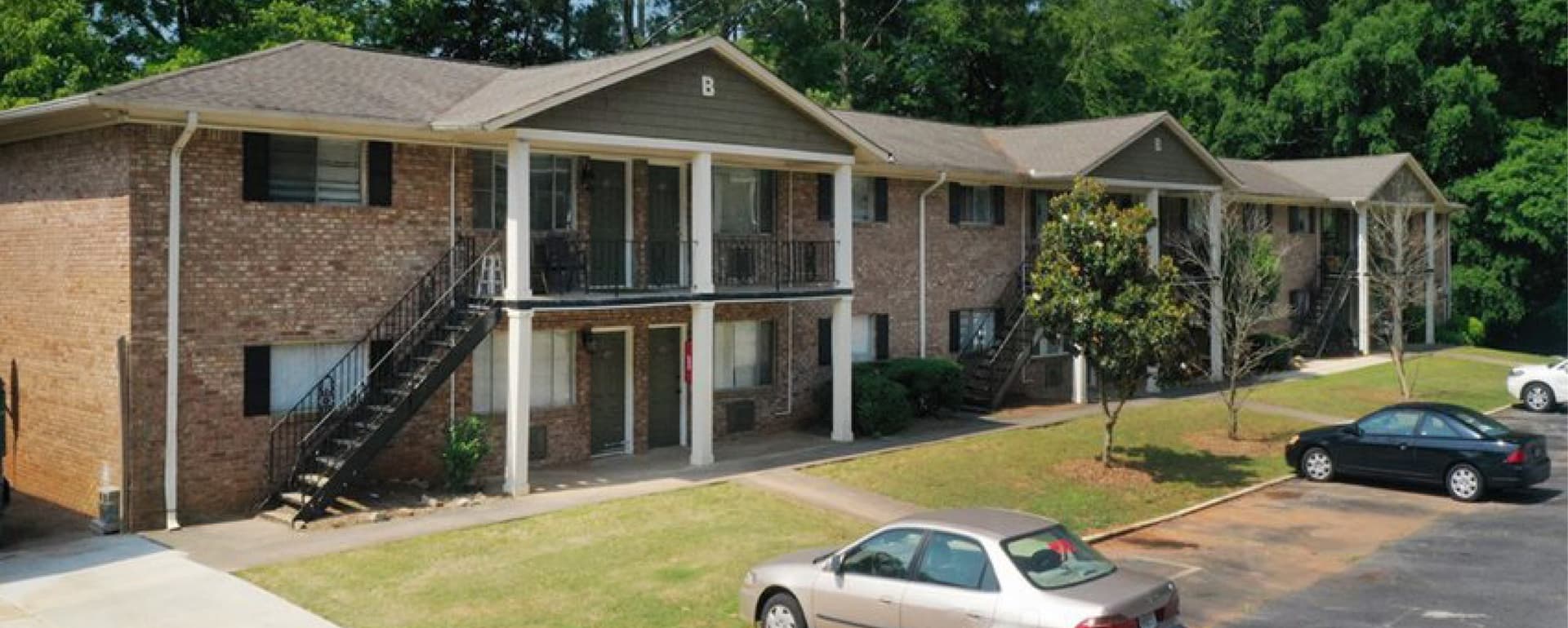 Matthews™ Arranges the Sale of Magnolia Hall Apartments Near Downtown Roswell featured image