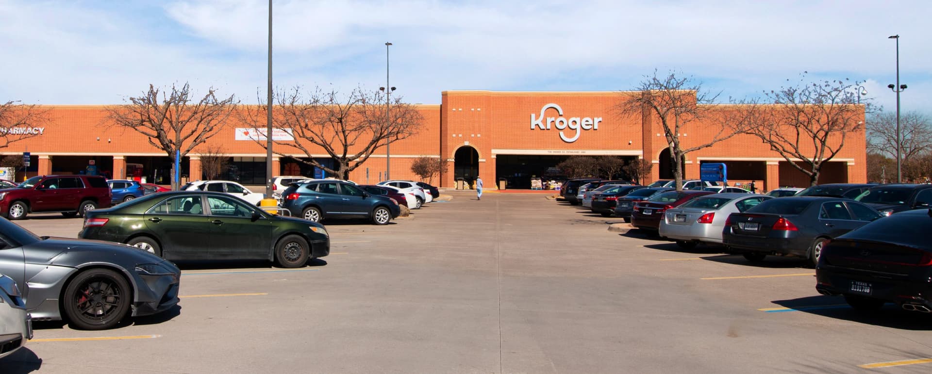 Matthews™ Represents Buyer in Acquisition of Crestwood Shopping Center featured image