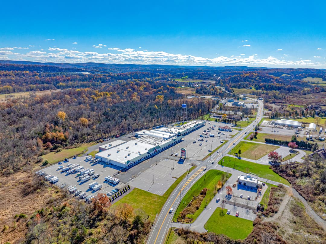 Image of Wantage Plaza & CubeSmart (Managed) Property